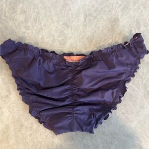 NWT Ruffle Cheeky bottoms